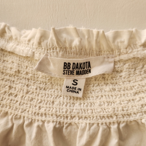 BB DAKOTA Steve Madden Fairy dust smocked Swiss dot flutter sleeve top - Picture 4 of 11